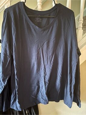 Long sleeve Tshirts Time and Tru (navy and black)